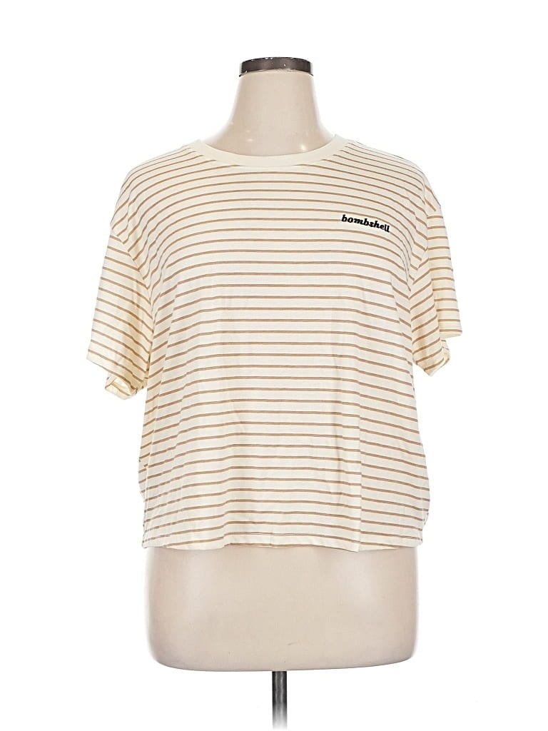 Pre-owned Torrid Short Sleeve T-shirt In White