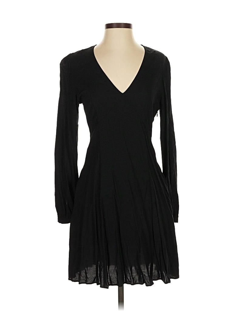 Click to view more detailed imagery on our partner's website Pre-owned Uniqlo Cocktail Dress In Black