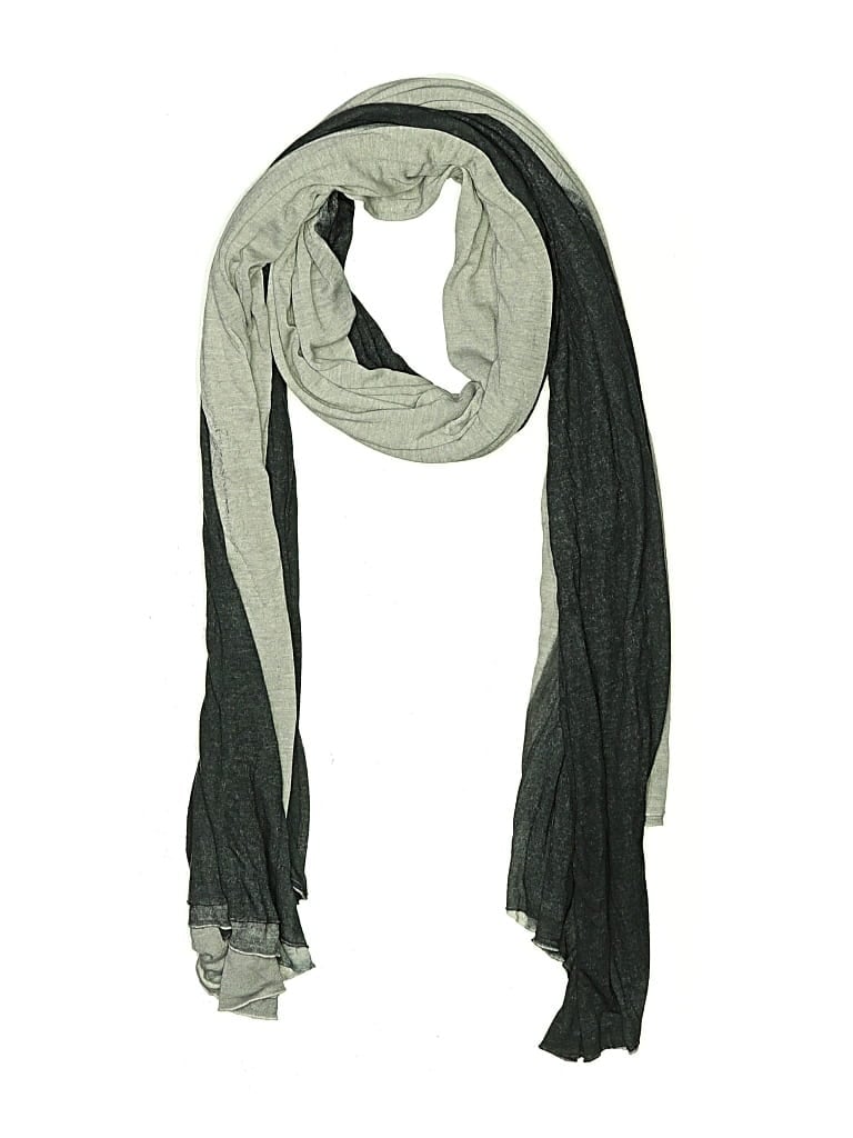 UNBRANDED Pre-owned Scarf In Gray
