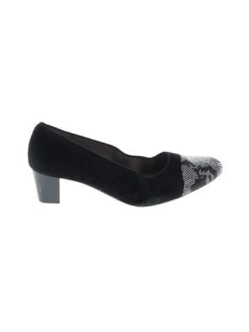 Ara Heels (view 1)