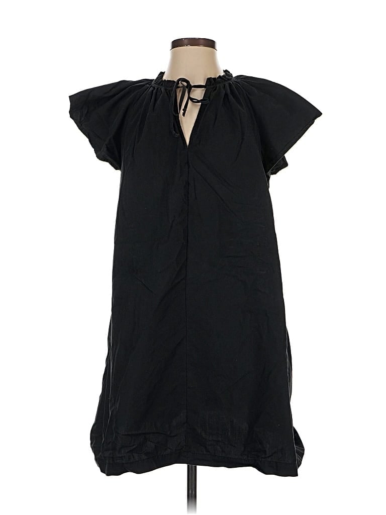 Click to view more detailed imagery on our partner's website Pre-owned Gap Casual Dress In Black