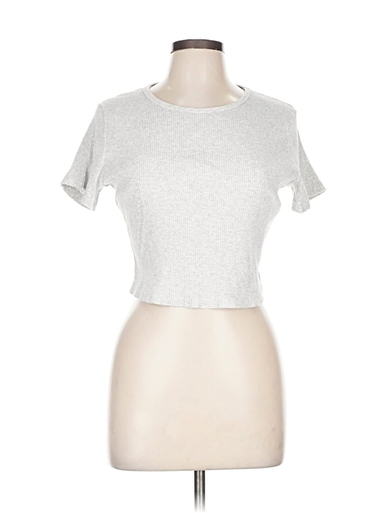 Click to view more detailed imagery on our partner's website Pre-owned Uniqlo Short Sleeve T-shirt In Silver