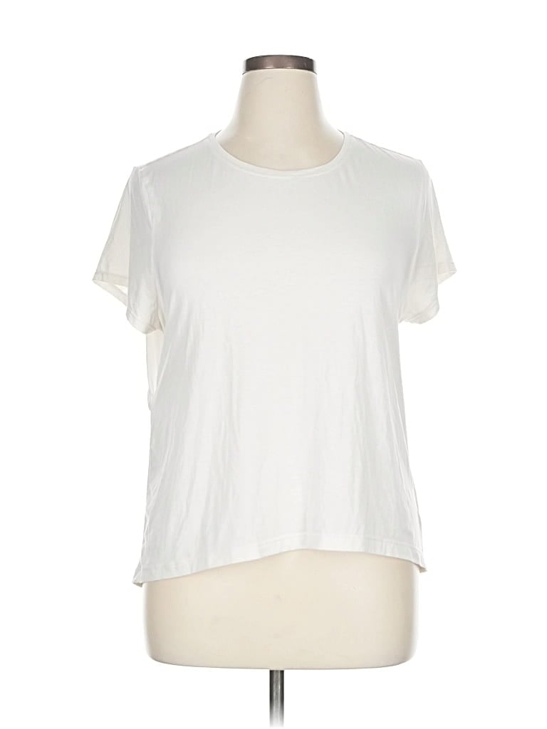 Click to view more detailed imagery on our partner's website Pre-owned Athleta Short Sleeve T-shirt In White