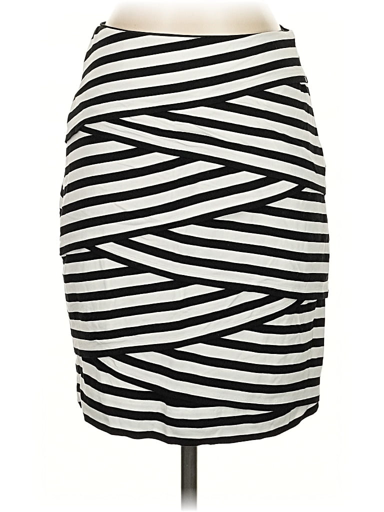 Pre-owned White House Black Market Casual Skirt In White