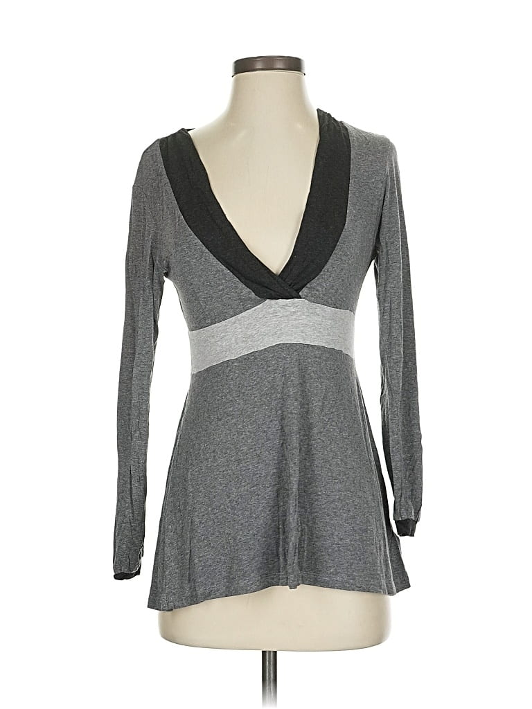 Pre-owned C&c California Long Sleeve Top Gray Plunge Neckline Tops