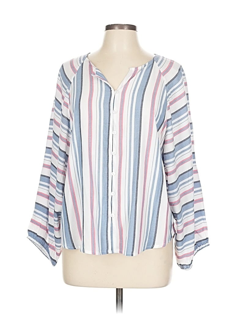 Click to view more detailed imagery on our partner's website Pre-owned Chico's 3/4 Sleeve Blouse In White