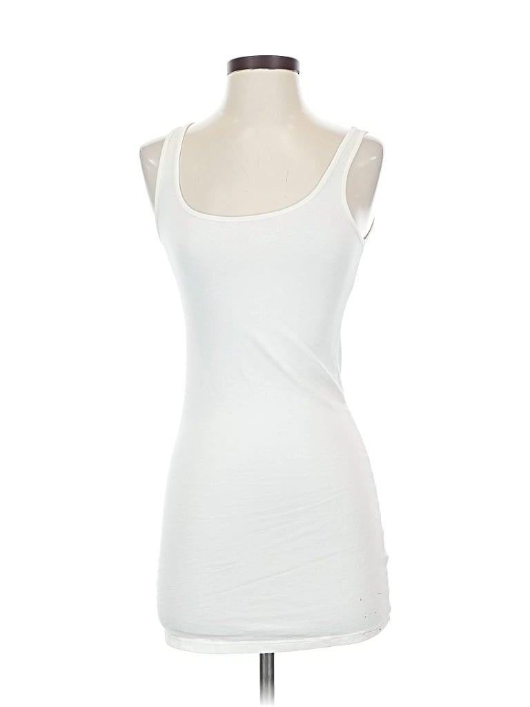 Click to view more detailed imagery on our partner's website Pre-owned Vanity Tank Top White Strapless Neckline Tops