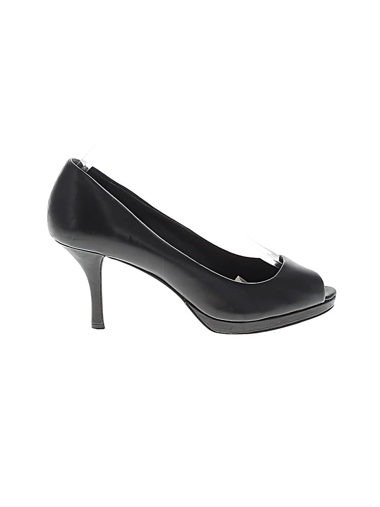 Pre-owned Vince Camuto Heels In Black
