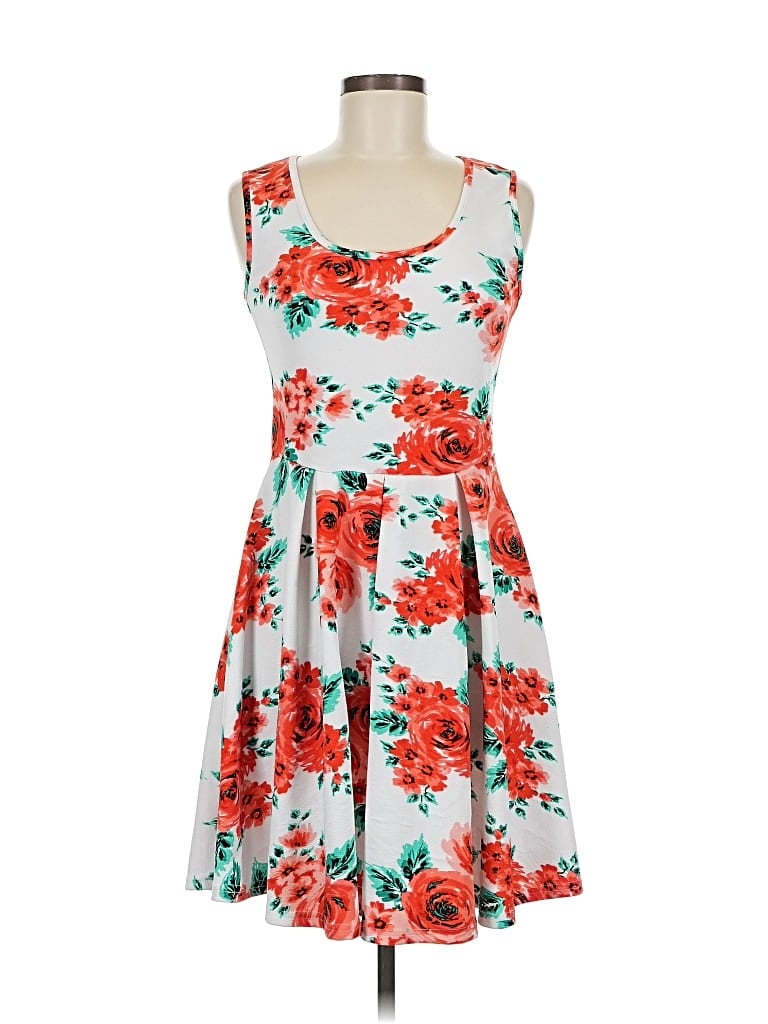 Click to view more detailed imagery on our partner's website Pre-owned White Mark Casual Dress In White