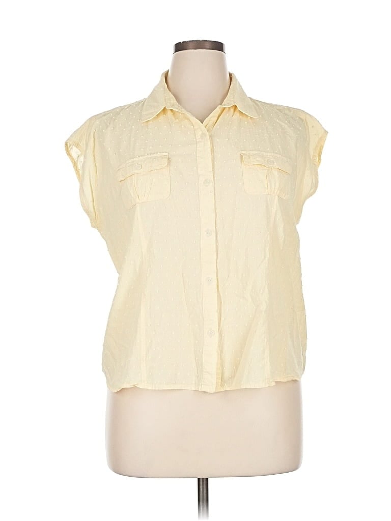Pre-owned Woolrich Sleeveless Button Down Shirt In Yellow