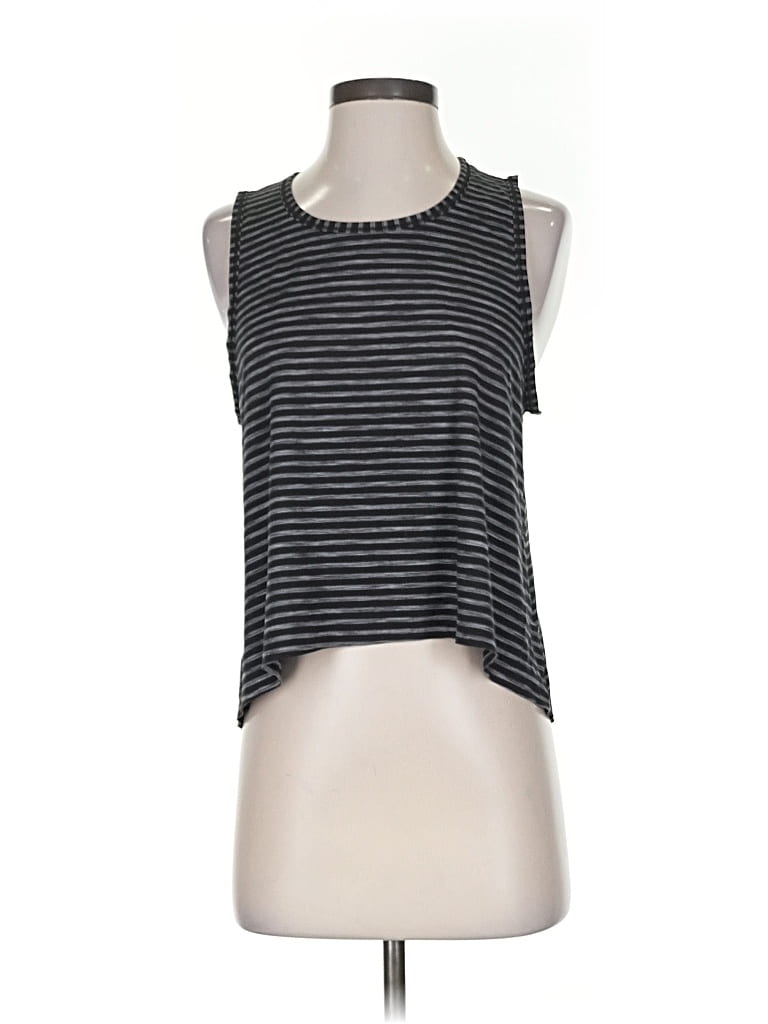 Pre-owned Athleta Sleeveless T-shirt In Black
