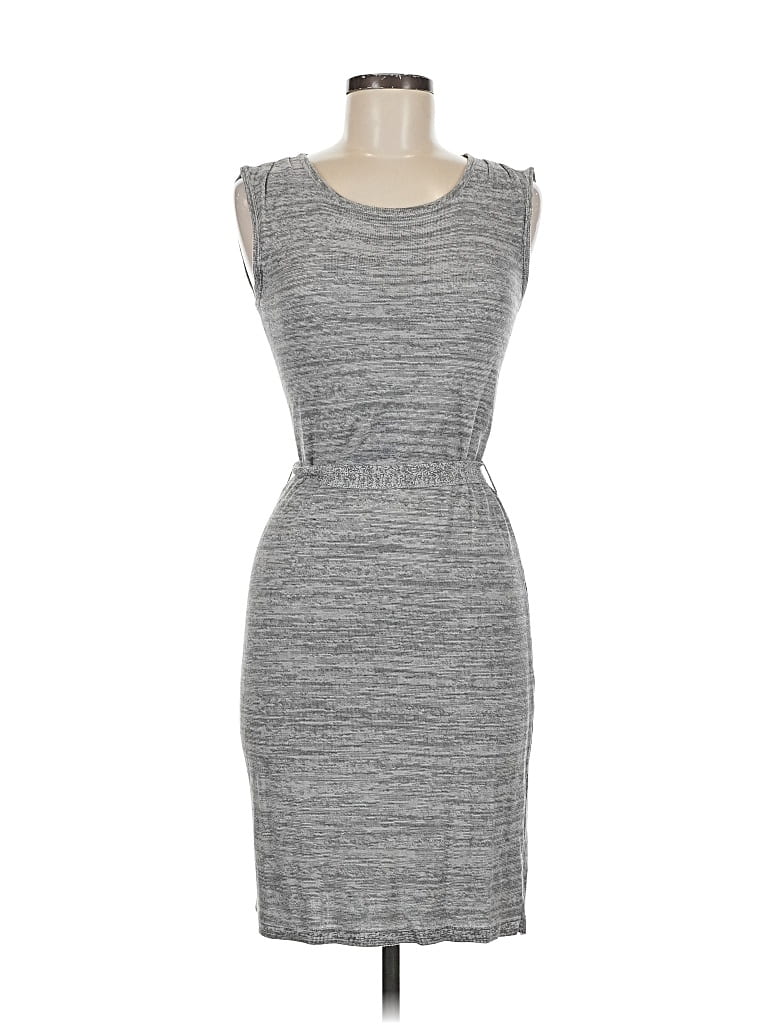 Pre-owned Daisy Fuentes Casual Dress In Gray
