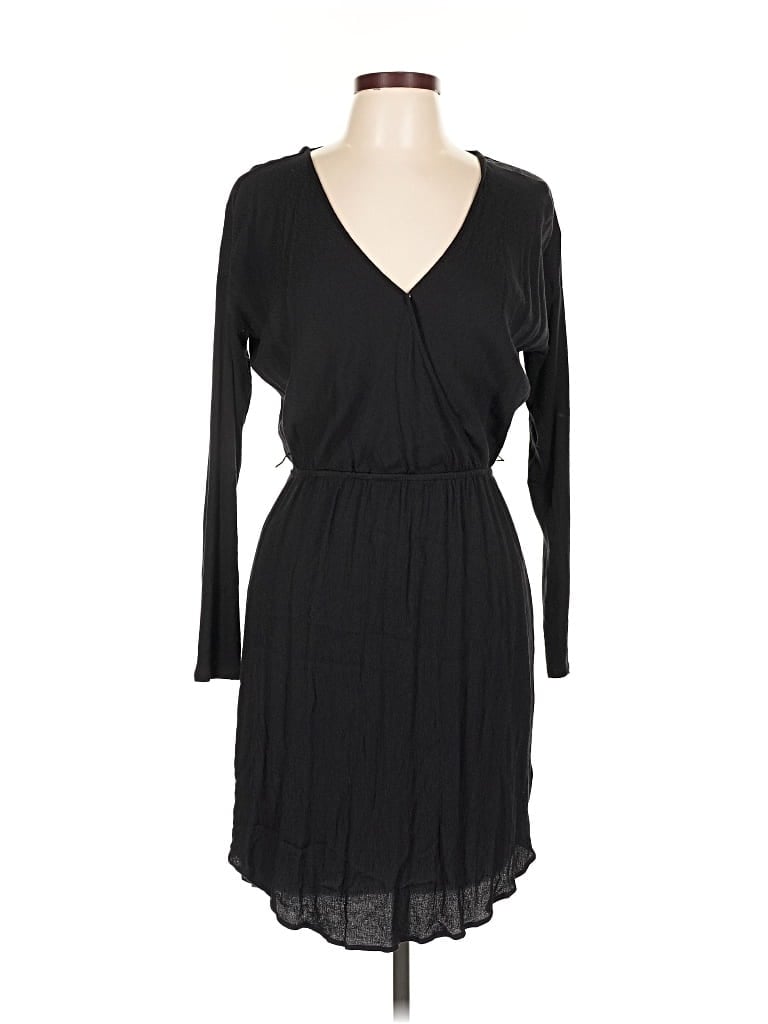 Click to view more detailed imagery on our partner's website Pre-owned Splendid Cocktail Dress In Black