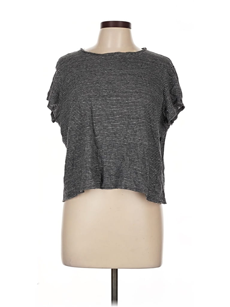 Click to view more detailed imagery on our partner's website Pre-owned Enza Costa Short Sleeve T-shirt In Gray