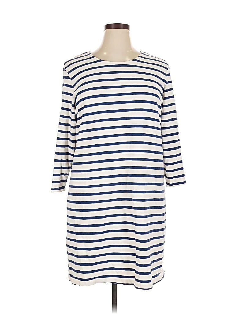 Pre-owned Old Navy Casual Dress In White
