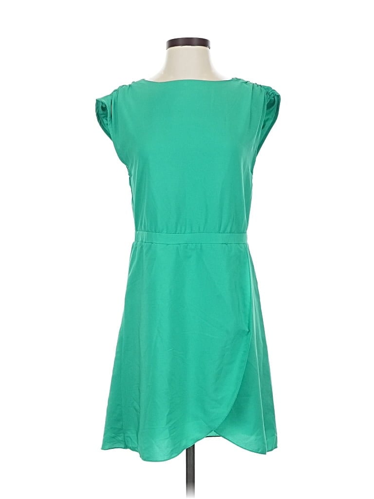 Click to view more detailed imagery on our partner's website Pre-owned H&m Casual Dress In Green