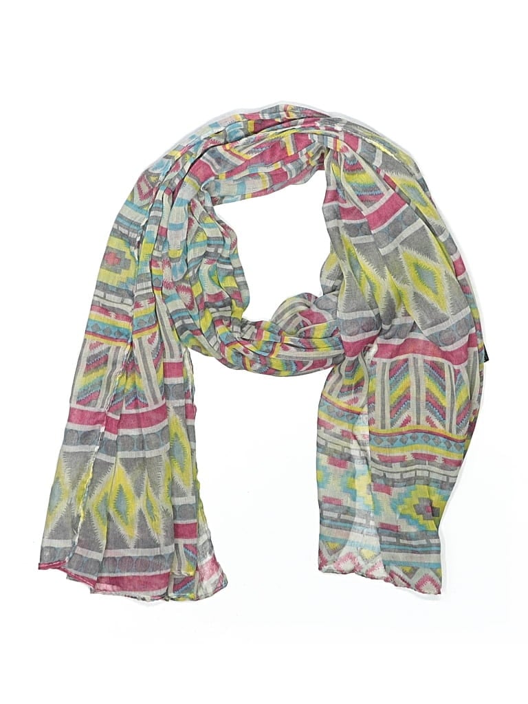 Click to view more detailed imagery on our partner's website Pre-owned Unbranded Scarf In Gray