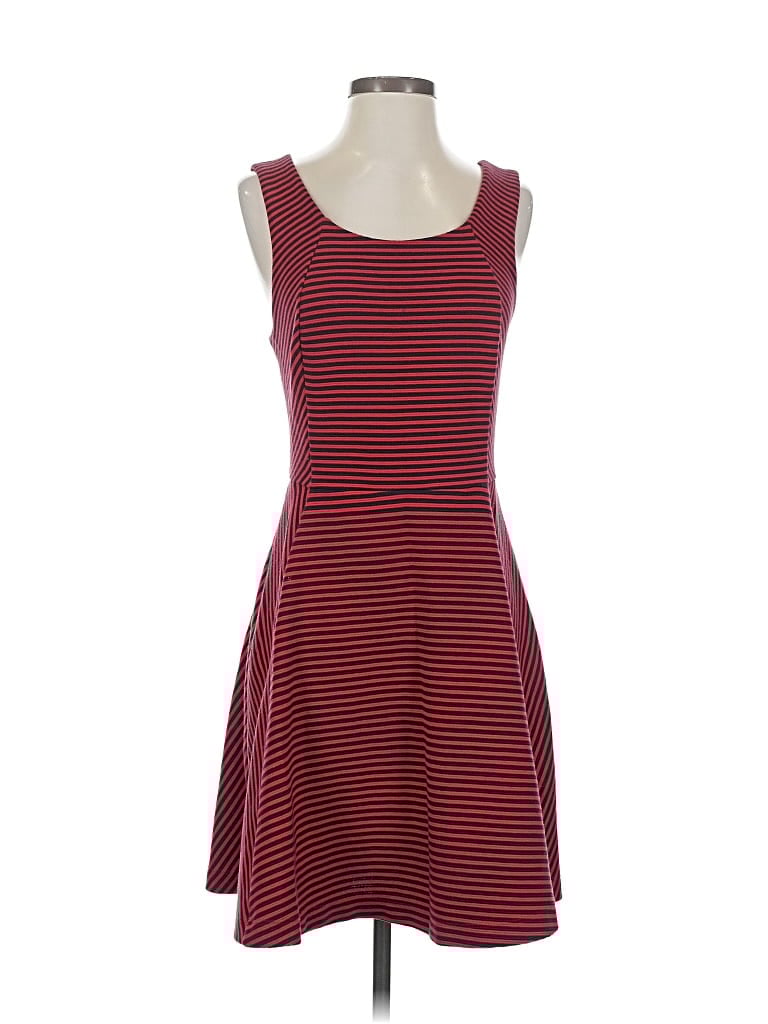 Click to view more detailed imagery on our partner's website Pre-owned Express Casual Dress In Red