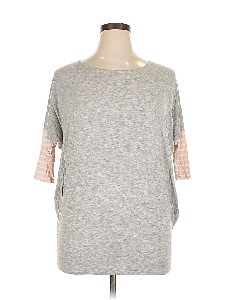 AGNES & DORA Pre-owned 3/4 Sleeve T-shirt In Gray