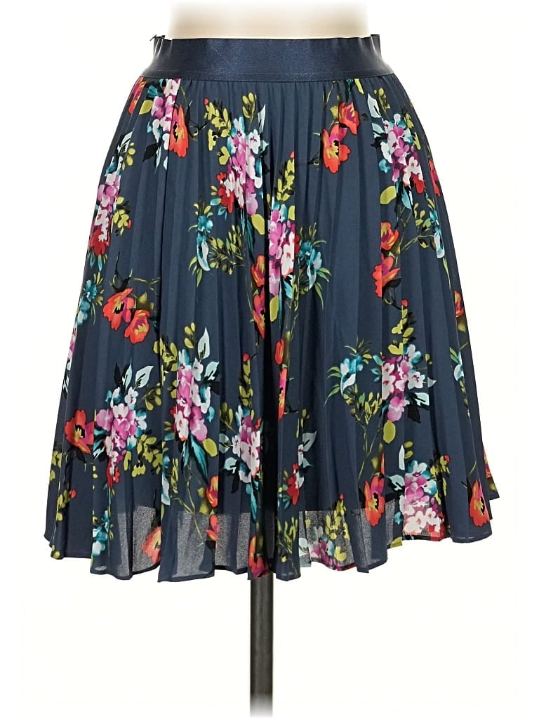 Click to view more detailed imagery on our partner's website Pre-owned Express Casual Skirt In Blue