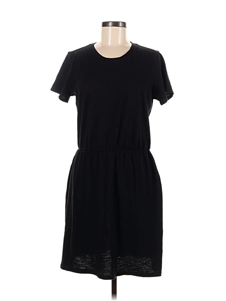 Click to view more detailed imagery on our partner's website Pre-owned Old Navy Casual Dress In Black