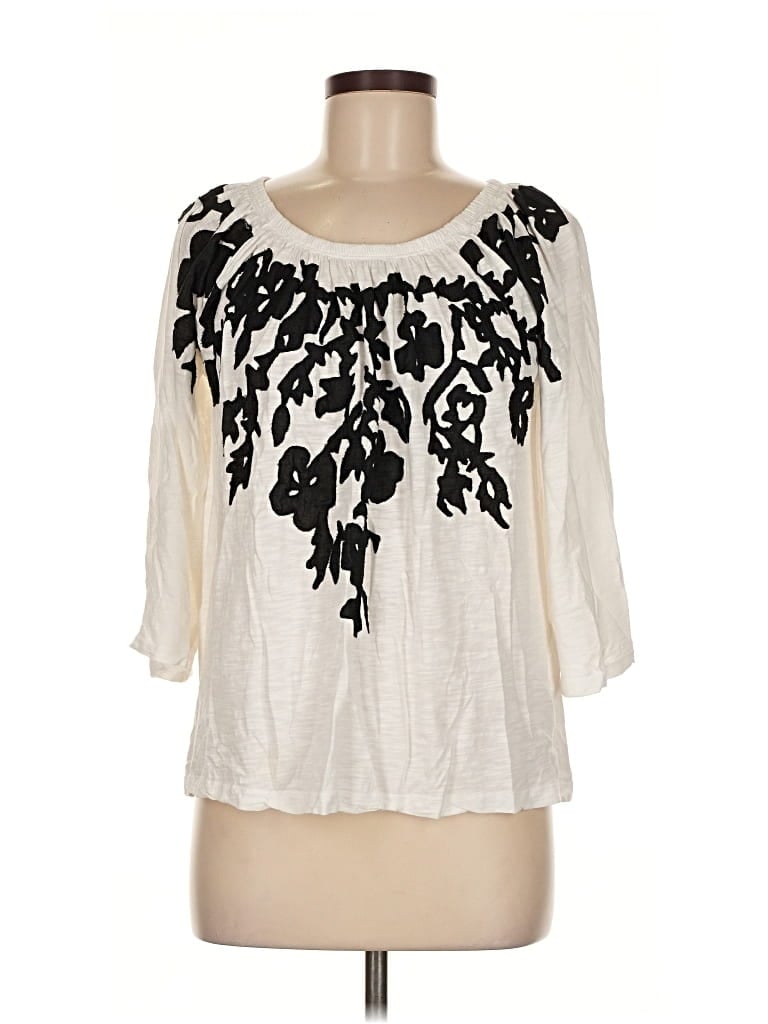 Click to view more detailed imagery on our partner's website Pre-owned Chico's 3/4 Sleeve Blouse In White