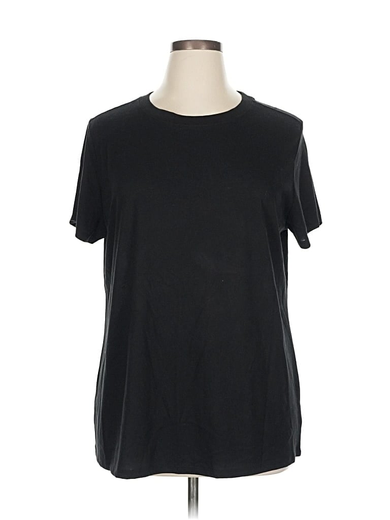 Pre-owned Torrid Short Sleeve T-shirt In Black