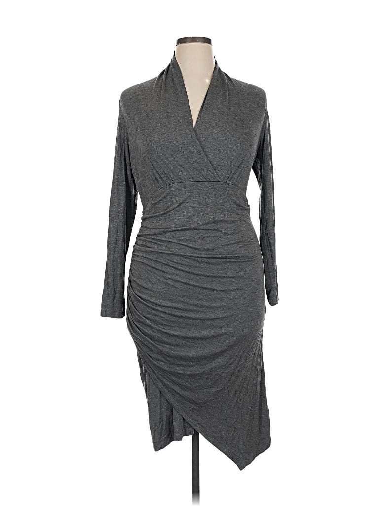 Pre-owned Venus Cocktail Dress In Gray