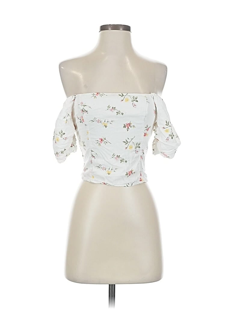 Click to view more detailed imagery on our partner's website Pre-owned Abercrombie & Fitch 3/4 Sleeve Blouse In White