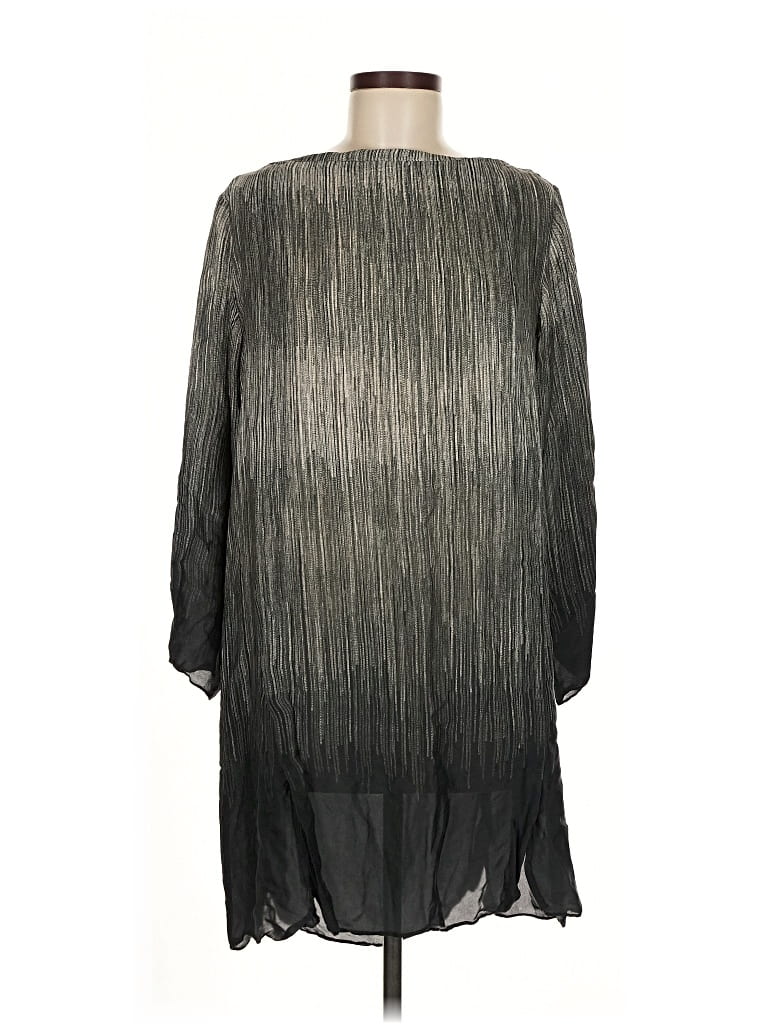 Click to view more detailed imagery on our partner's website Pre-owned Halston Heritage Long Sleeve Blouse In Black