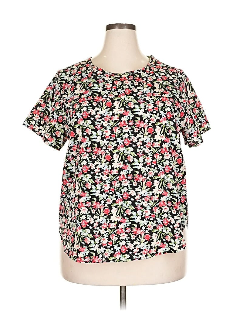 Pre-owned Shein Curve Short Sleeve T-shirt In Red