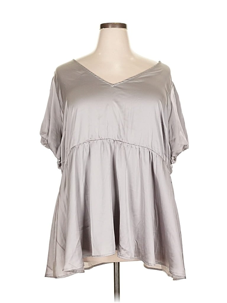 Pre-owned Torrid Short Sleeve Blouse In Silver