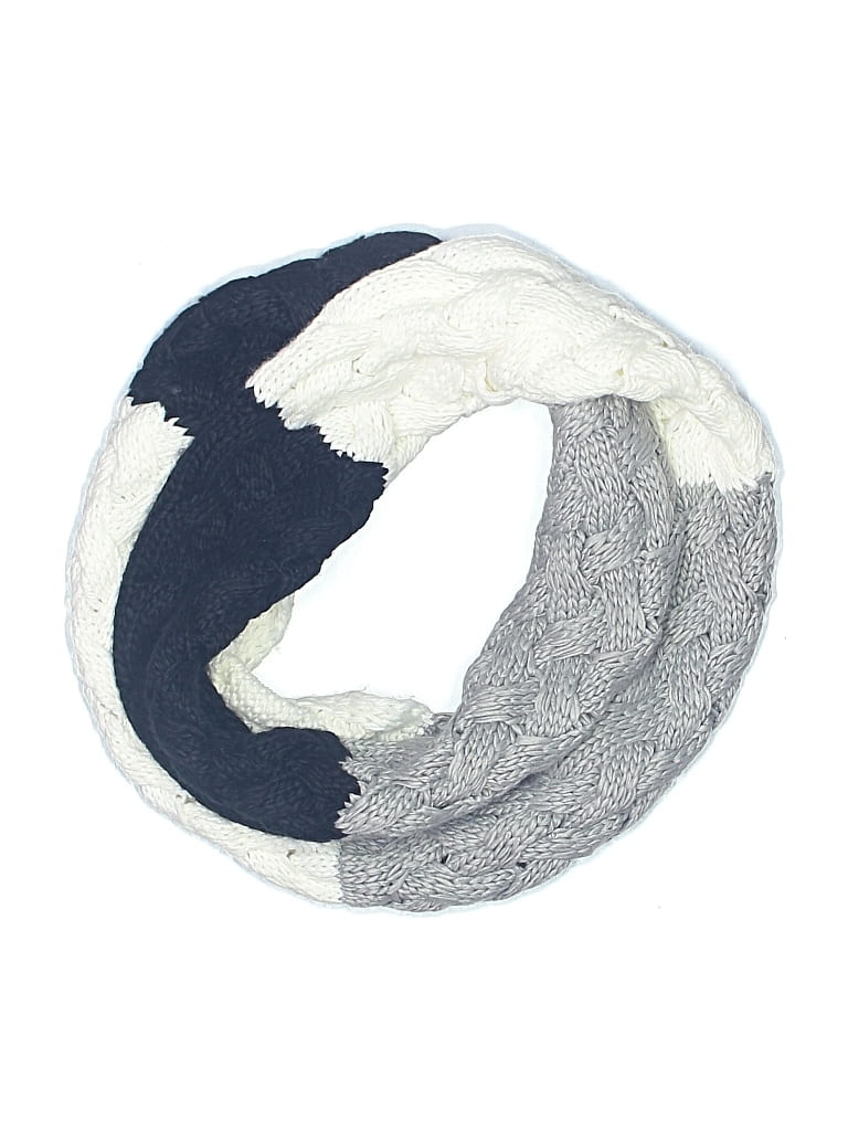 Pre-owned Muk Luks Scarf In Gray