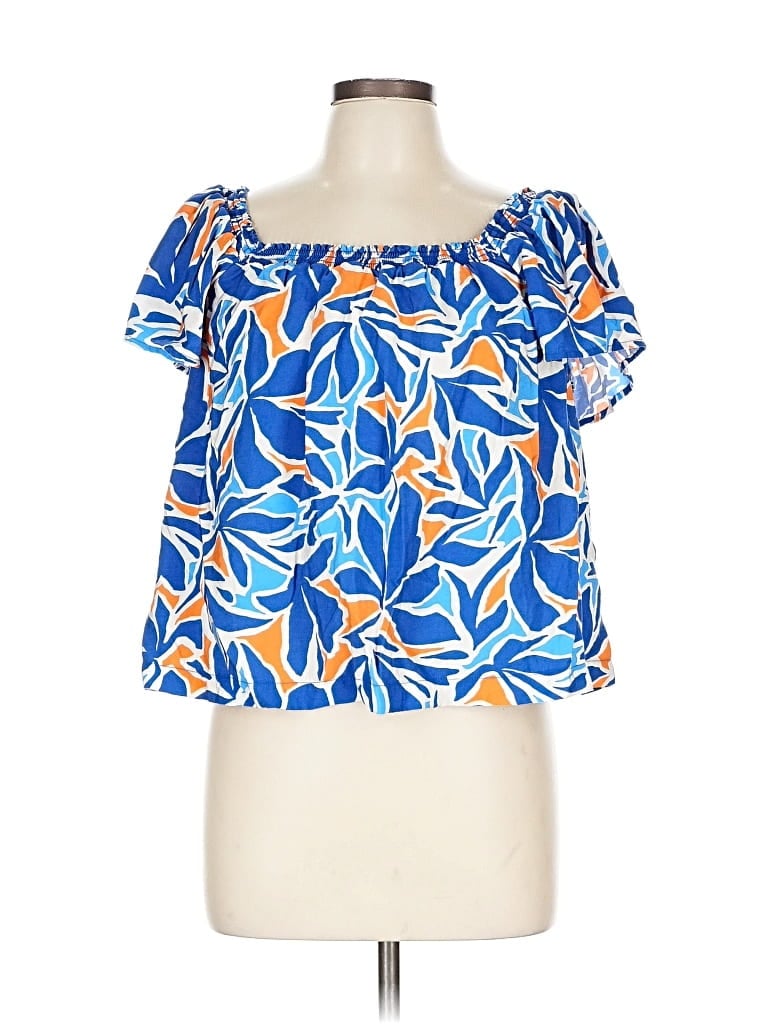 Click to view more detailed imagery on our partner's website Pre-owned Day + Moon Short Sleeve Blouse In Blue