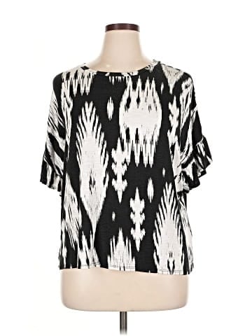 Lularoe 3/4 Sleeve T-Shirt (view 1)