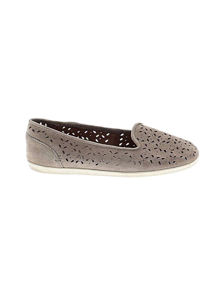 OLUKAI Pre-owned Flats In Gray
