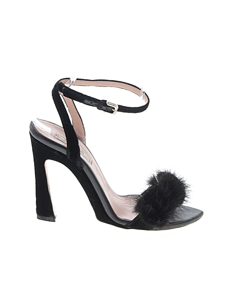 Click to view more detailed imagery on our partner's website Pre-owned Nina Ricci Heels In Black