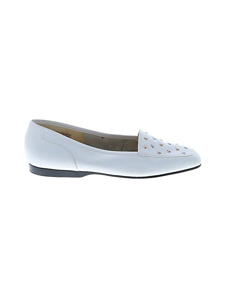 Click to view more detailed imagery on our partner's website Pre-owned Enzo Angiolini Flats In White