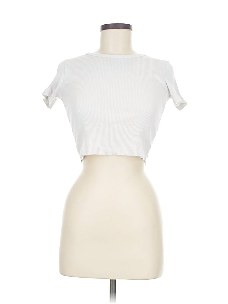 Click to view more detailed imagery on our partner's website Pre-owned Uniqlo Short Sleeve Turtleneck In White