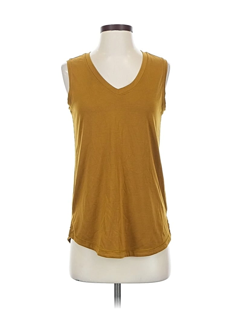 Pre-owned Athleta Sleeveless T-shirt In Gold
