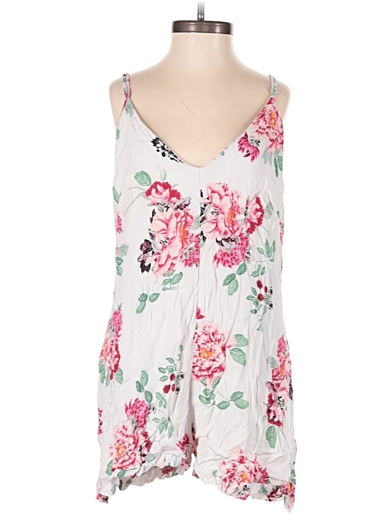 Click to view more detailed imagery on our partner's website Pre-owned Minkpink Romper In White
