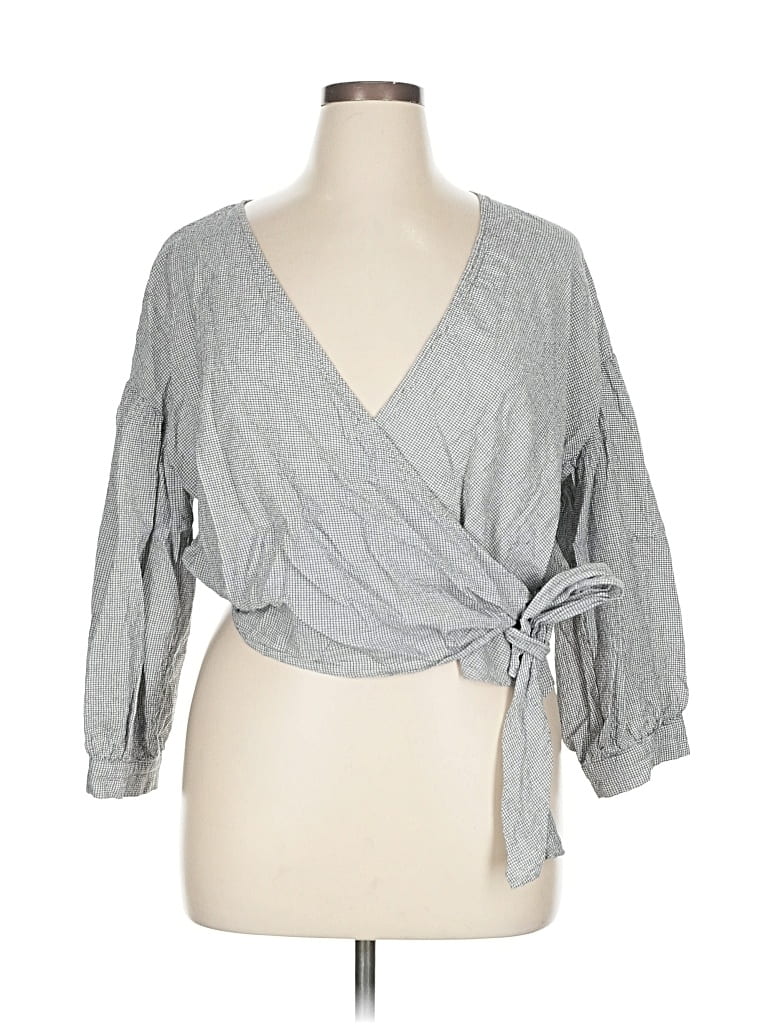 Click to view more detailed imagery on our partner's website Pre-owned Lily White 3/4 Sleeve Blouse In Gray