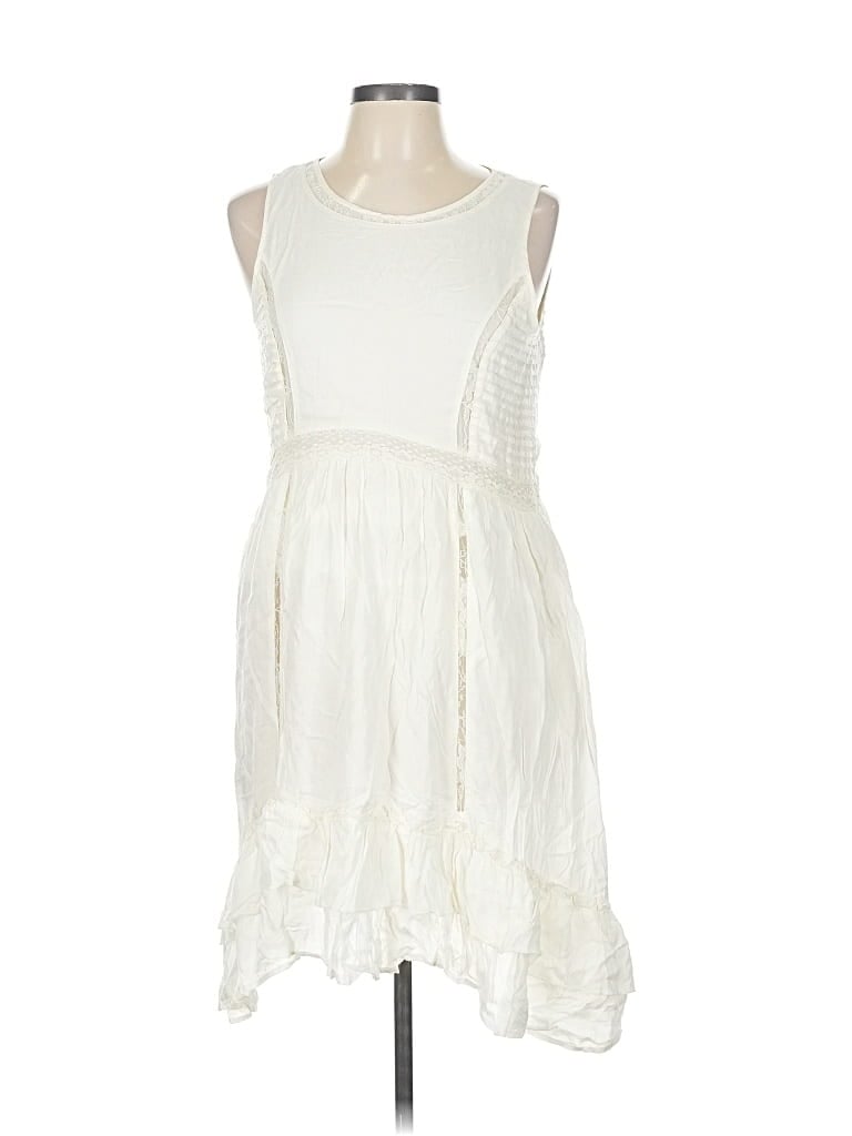 Click to view more detailed imagery on our partner's website Pre-owned River Island Casual Dress In White