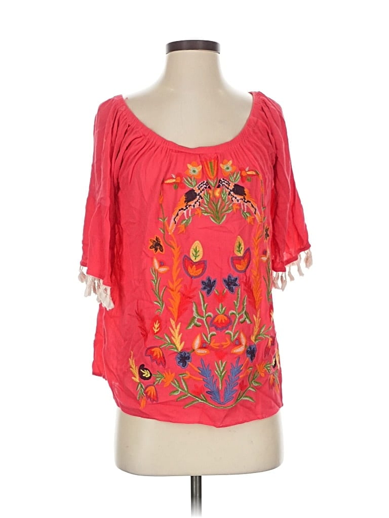 Click to view more detailed imagery on our partner's website Pre-owned Umgee Short Sleeve Blouse In Red