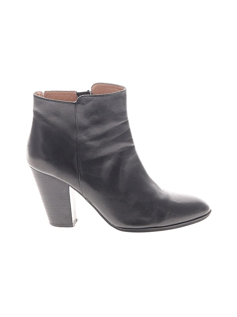 Pre-owned Adrienne Vittadini Ankle Boots In Black