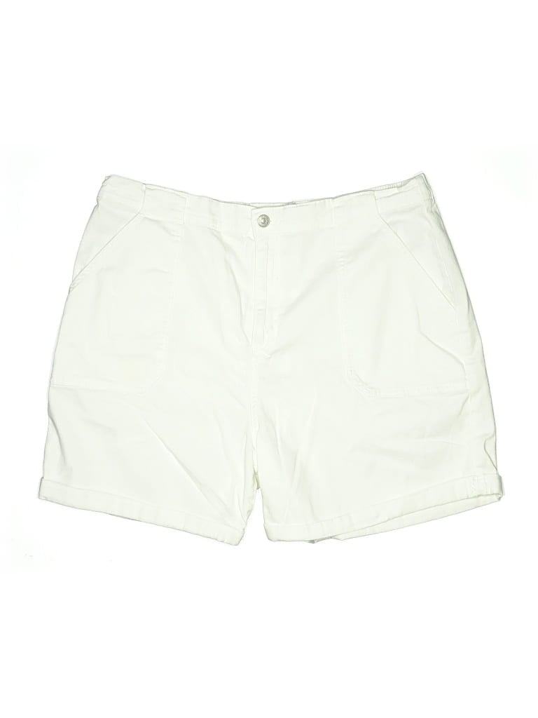 Click to view more detailed imagery on our partner's website Pre-owned Gloria Vanderbilt Khaki Shorts In White