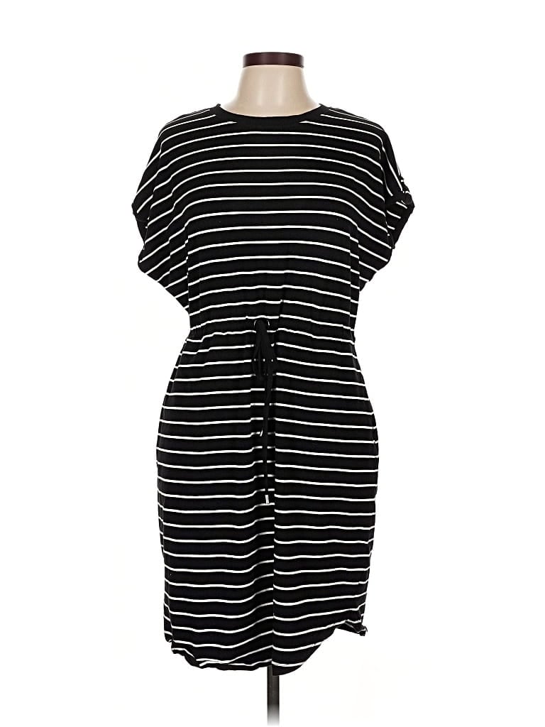 Click to view more detailed imagery on our partner's website Pre-owned Rafaella Casual Dress In Black