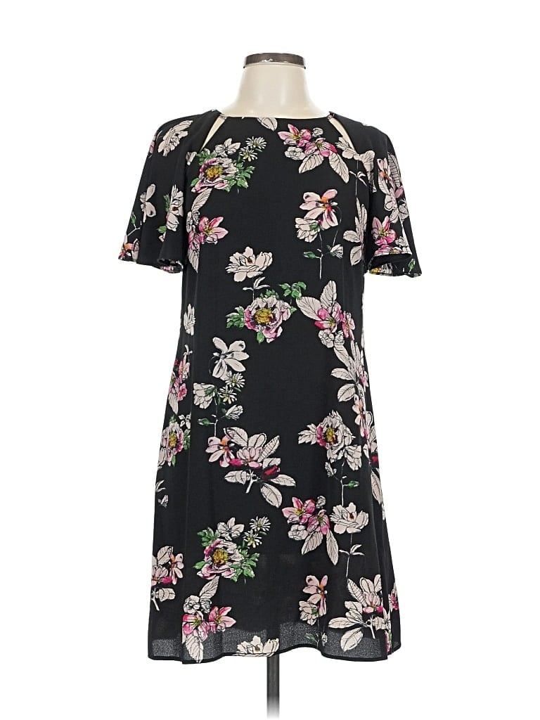 Click to view more detailed imagery on our partner's website Pre-owned Gabby Skye Casual Dress In Black