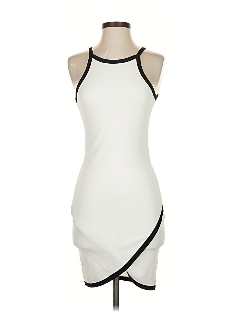 Click to view more detailed imagery on our partner's website Pre-owned Boohoo Cocktail Dress In White
