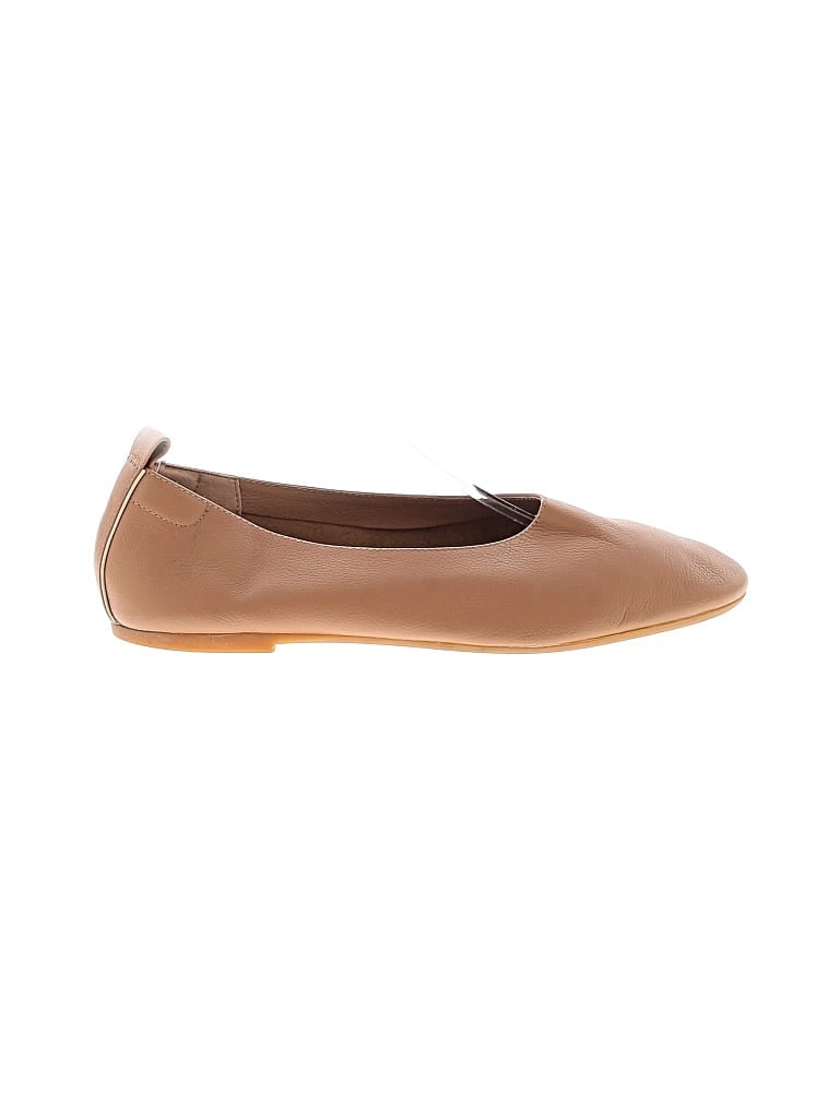 Pre-owned Everlane Flats In Brown